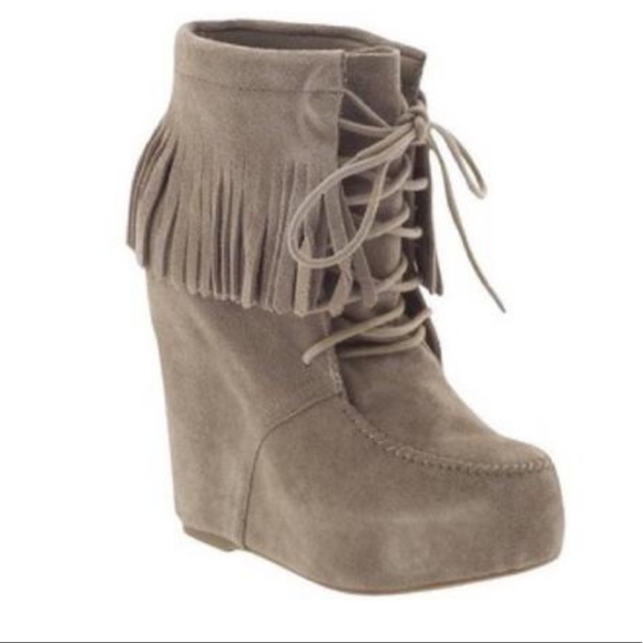 Steve Madden, SZ 8.5 Armoryy fringed wedge boots! - Picture 2 of 4